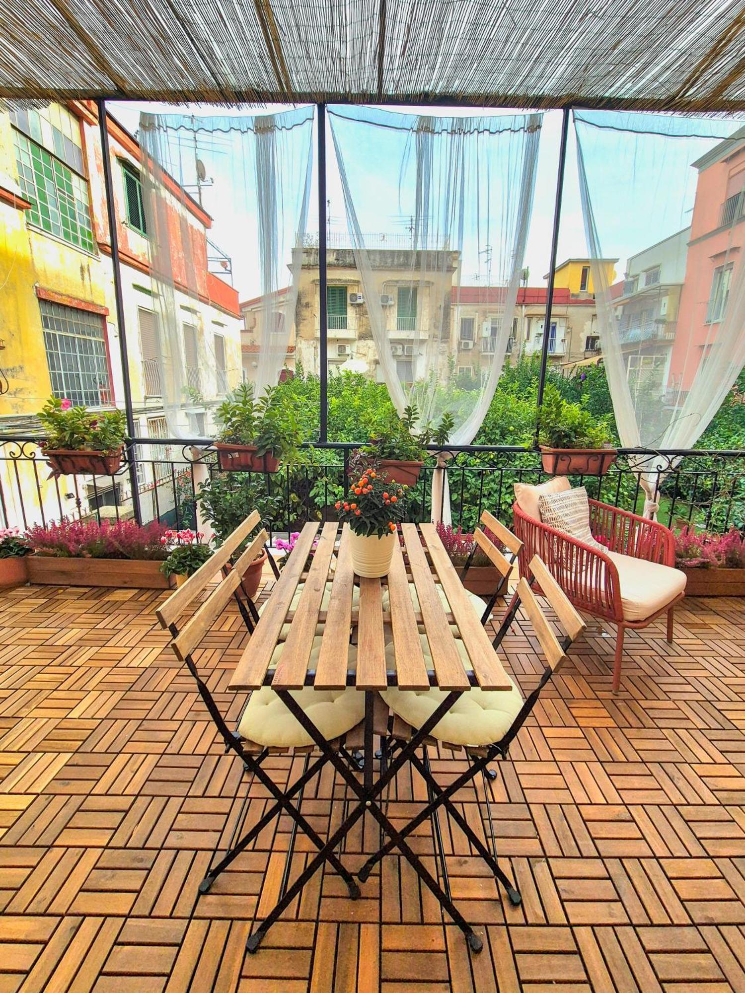 La Terrazza Al Museo Apartment Naples Luaran gambar